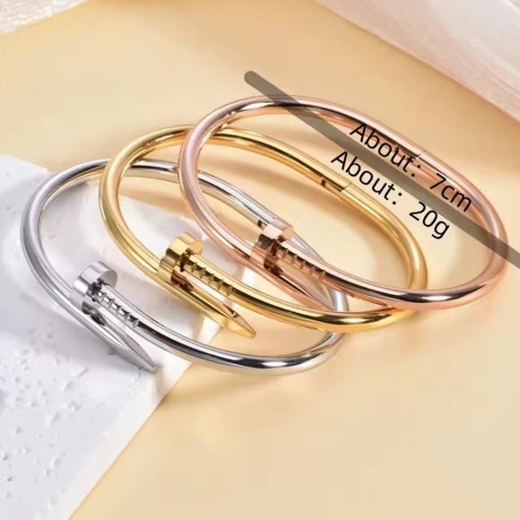 Juste En Clou Nail Silver Stainless Steel Waterproof Minimalist Bracelet - Picture 4 of 8